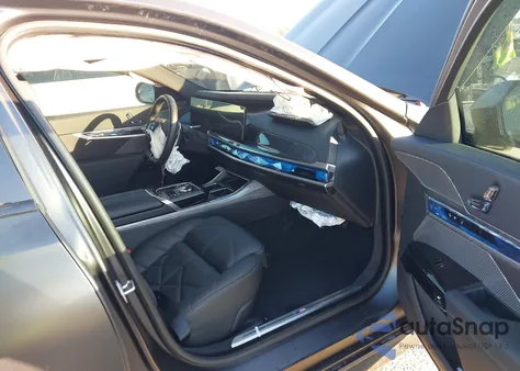 2025 BMW 740I из США, поврежденный, VIN WBA23EH07SCU90016